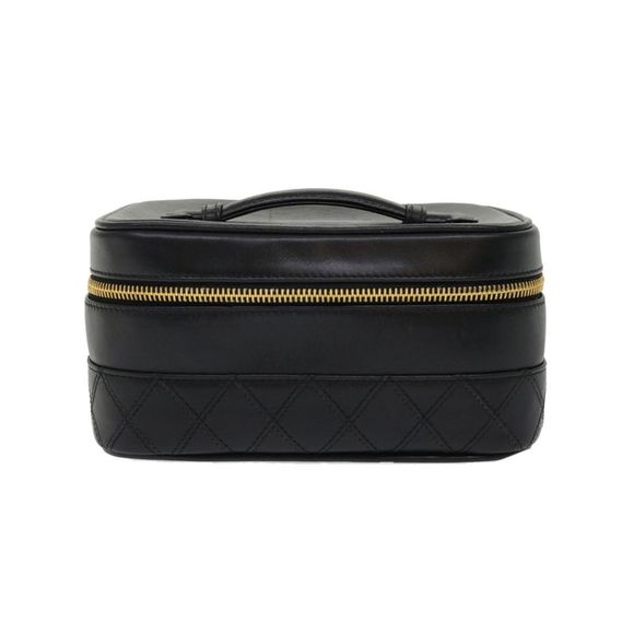 Chanel Sleek and Elegant Leather Cosmetic Pouch - Picture 2 of 9